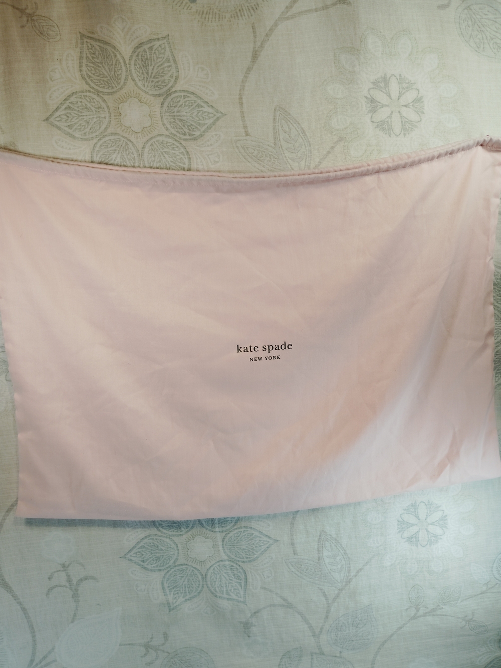 kate spade New York Pale Pink Drawstring Dust Bag with Logo - Picture 4 of 5